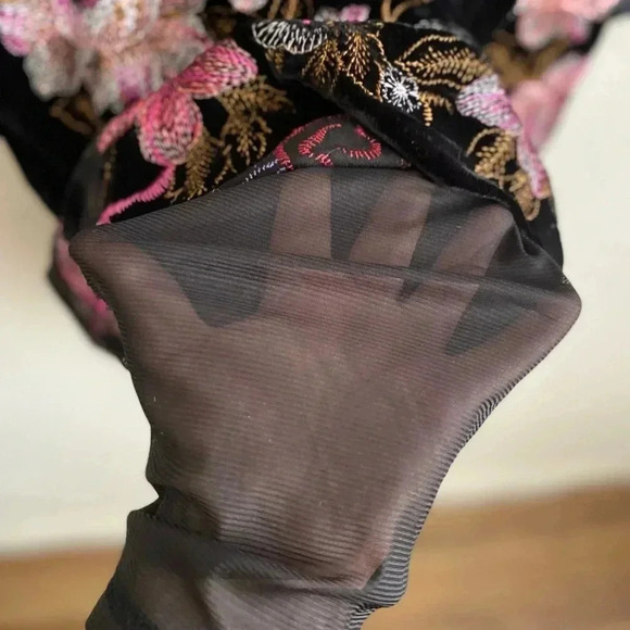 🆕 ECI Vintage Floral Embroidery Velvet Dress 8🆕 - Picture 7 of 12